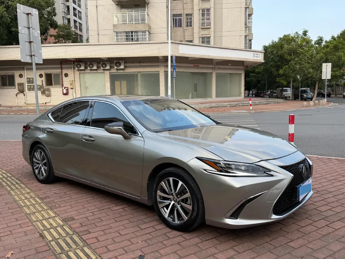 2018 Lexus ES 2.5L 207HP L4 8AT,autocango,china used car exporter,china ev exporter,chinese used car exporter,chinese used ev exporter