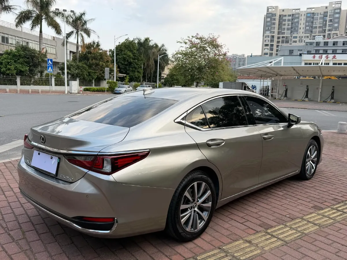 2018 Lexus ES 2.5L 207HP L4 8AT,autocango,china used car exporter,china ev exporter,chinese used car exporter,chinese used ev exporter