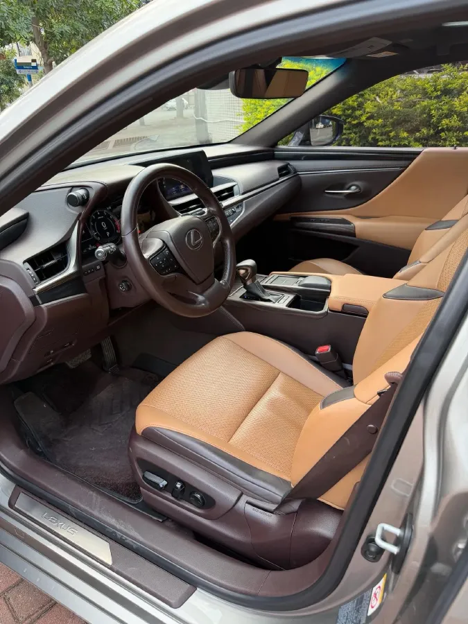 2018 Lexus ES 2.5L 207HP L4 8AT,autocango,china used car exporter,china ev exporter,chinese used car exporter,chinese used ev exporter