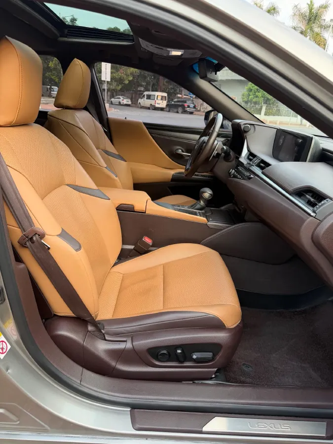 2018 Lexus ES 2.5L 207HP L4 8AT,autocango,china used car exporter,china ev exporter,chinese used car exporter,chinese used ev exporter