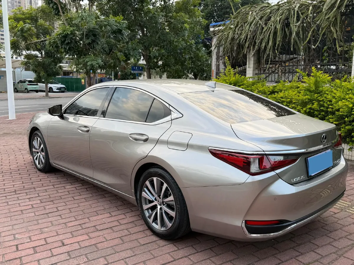 2018 Lexus ES 2.5L 207HP L4 8AT,autocango,china used car exporter,china ev exporter,chinese used car exporter,chinese used ev exporter