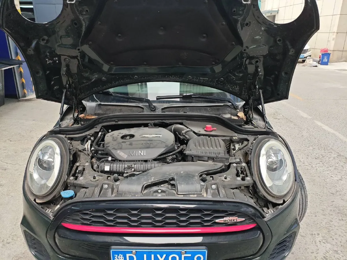 2017 MINI JCW 2.0T 231HP L4 6AT,autocango,china used car exporter,china ev exporter,chinese used car exporter,chinese used ev exporter