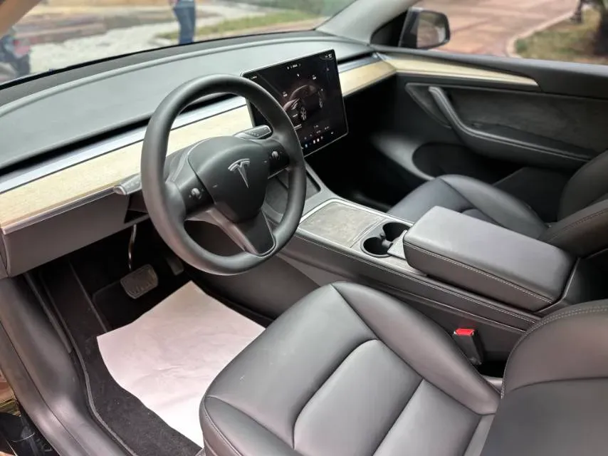 2022 Tesla Model Y BEV 60KWH,autocango,china used car exporter,china ev exporter,chinese used car exporter,chinese used ev exporter