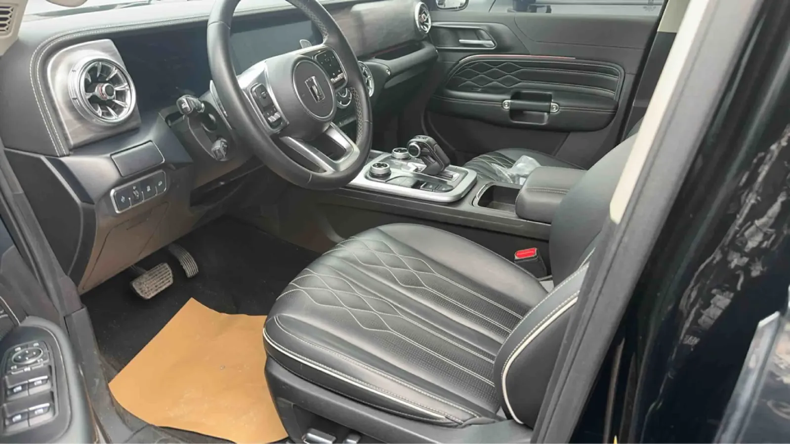 2023 Tank 300 2.0T 227HP L4 8AT,autocango,china used car exporter,china ev exporter,chinese used car exporter,chinese used ev exporter