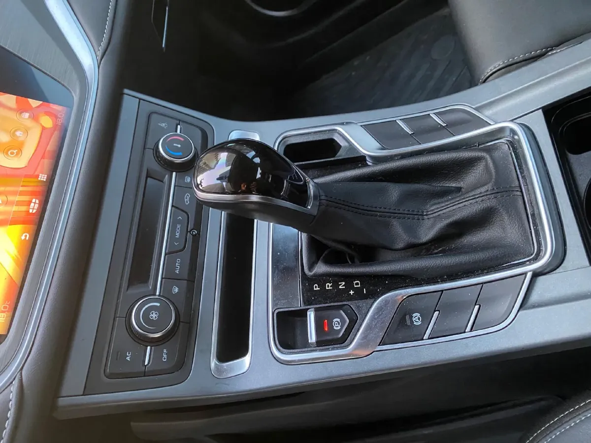 2021 BaoJun 530 1.5T 147HP L4 CVT,autocango,china used car exporter,china ev exporter,chinese used car exporter,chinese used ev exporter