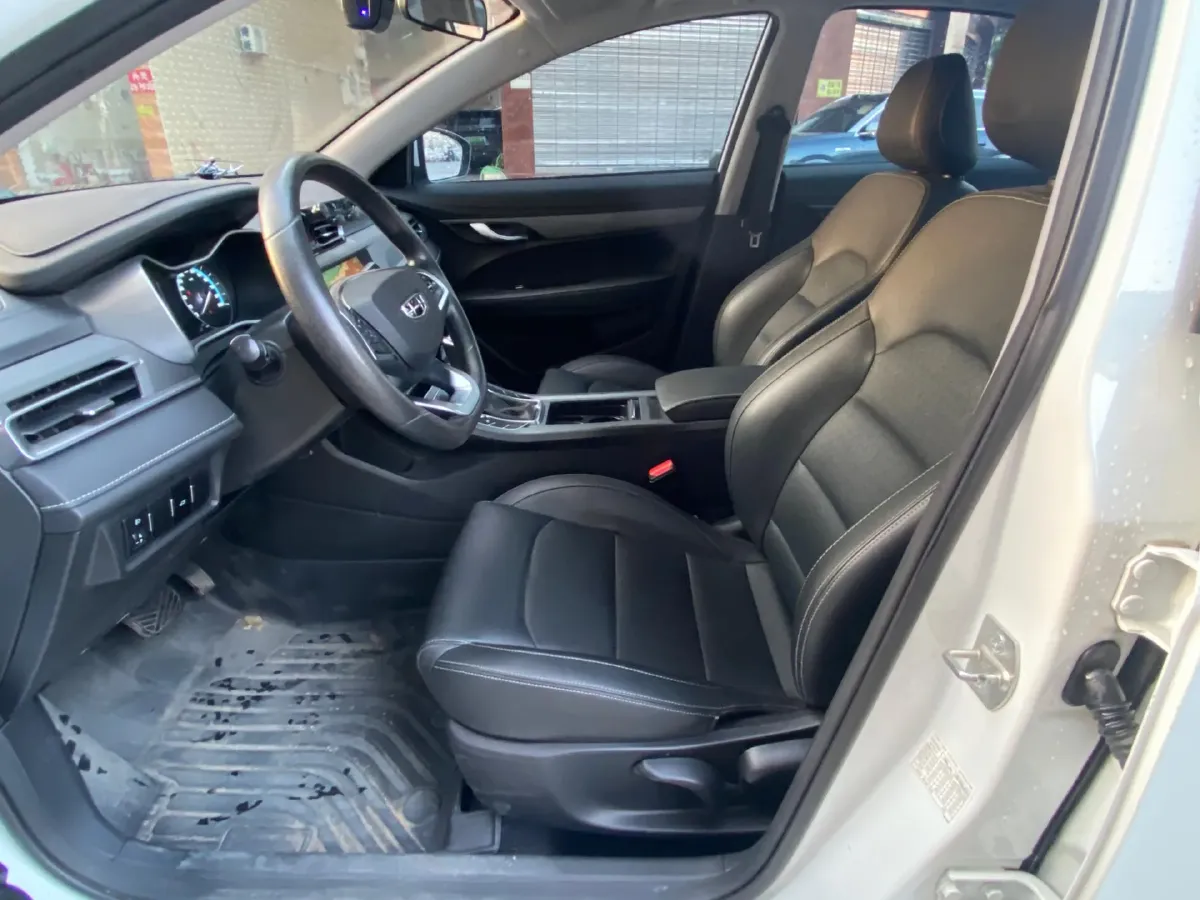 2021 BaoJun 530 1.5T 147HP L4 CVT,autocango,china used car exporter,china ev exporter,chinese used car exporter,chinese used ev exporter