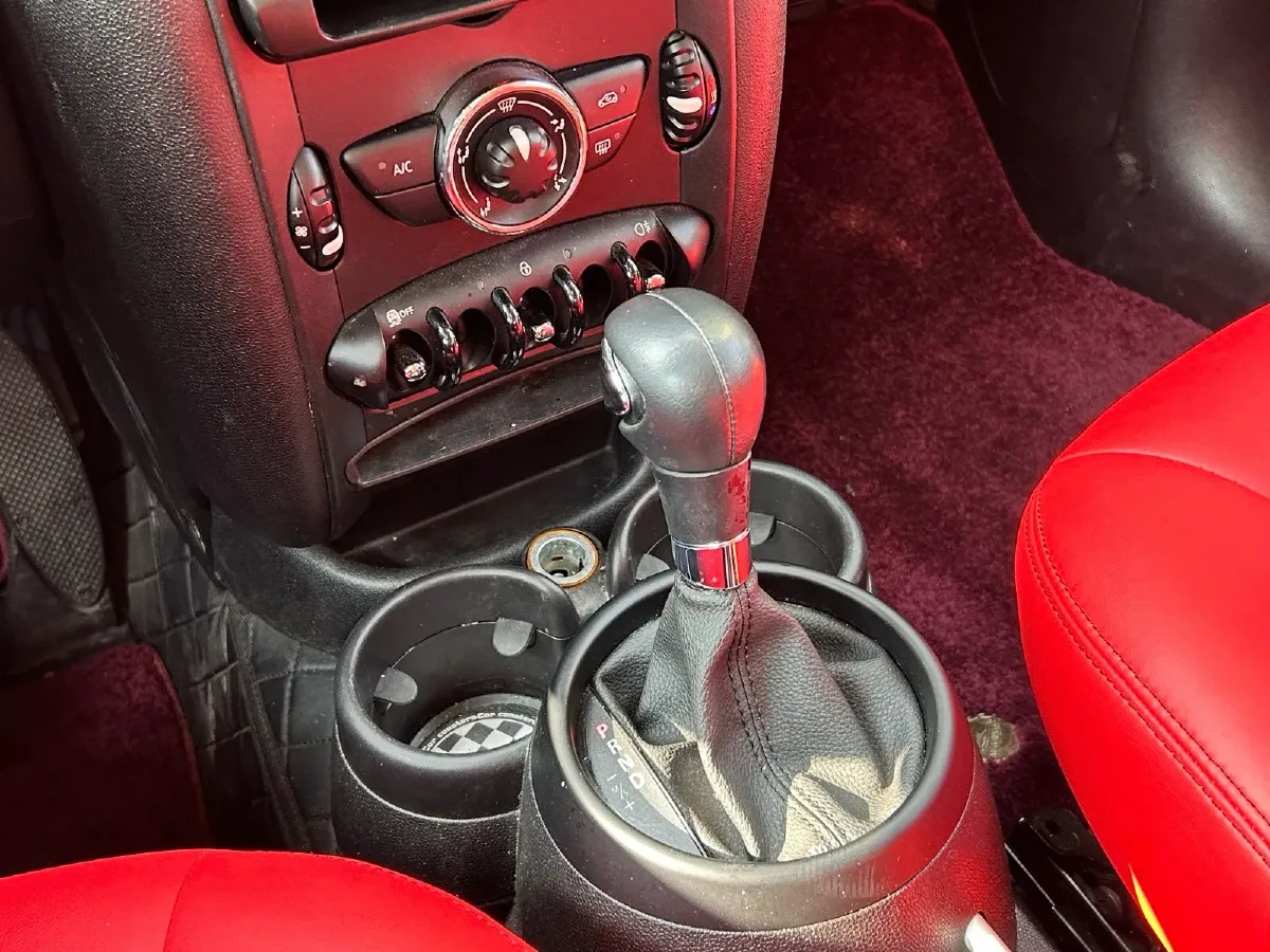 2016 MINI COUNTRYMAN 1.6T 122HP L4 6AT,autocango,china used car exporter,china ev exporter,chinese used car exporter,chinese used ev exporter