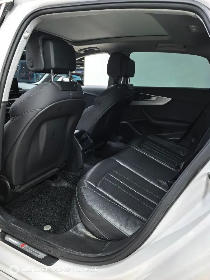 2022 Audi A4L 2.0T 190HP L4 7DCT,autocango,china used car exporter,china ev exporter,chinese used car exporter,chinese used ev exporter