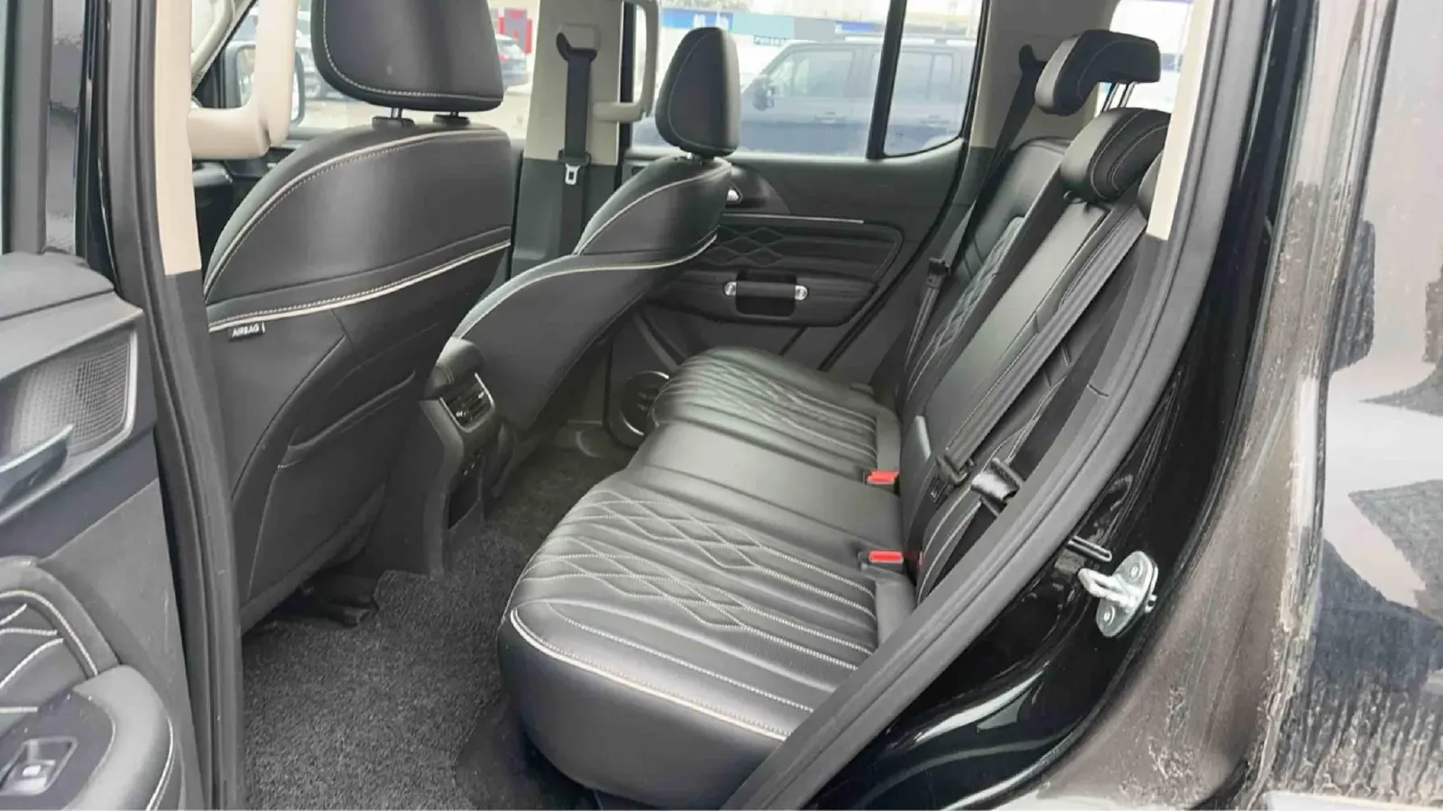 2024 Tank 300 2.0T 227HP L4 8AT,autocango,china used car exporter,china ev exporter,chinese used car exporter,chinese used ev exporter