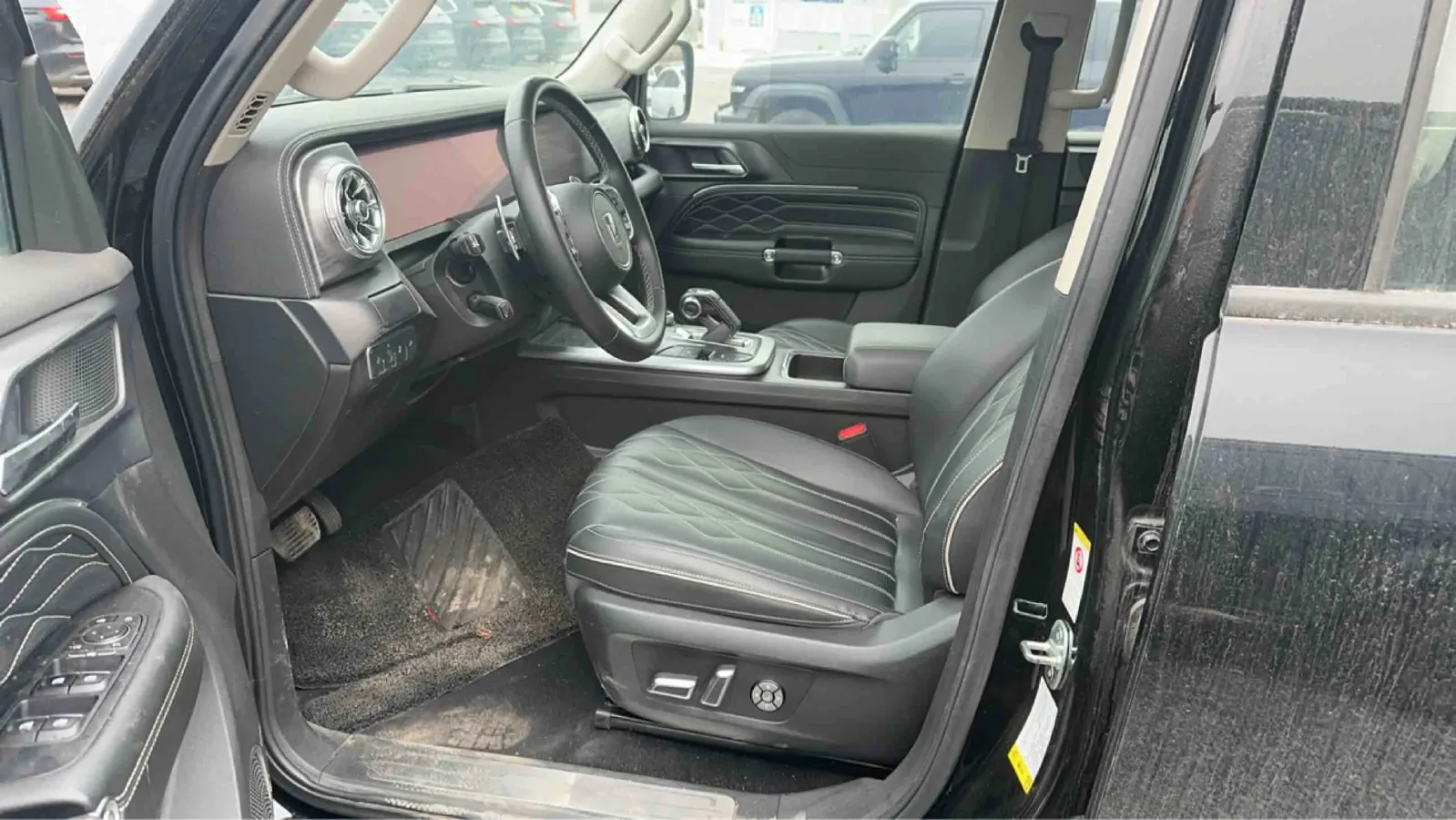 2024 Tank 300 2.0T 227HP L4 8AT,autocango,china used car exporter,china ev exporter,chinese used car exporter,chinese used ev exporter