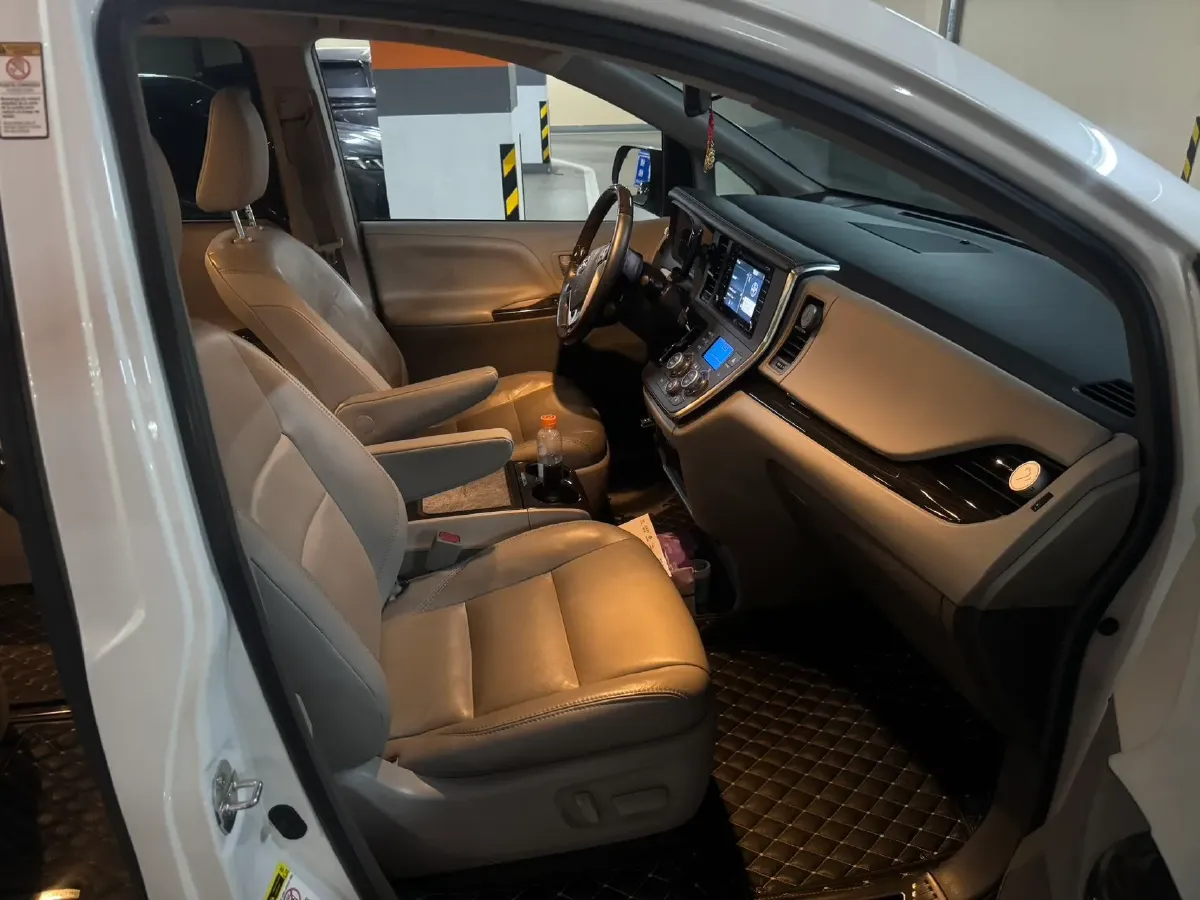 2018 Toyota Highlander 2.0T 220HP L4 6AT,autocango,china used car exporter,china ev exporter,chinese used car exporter,chinese used ev exporter