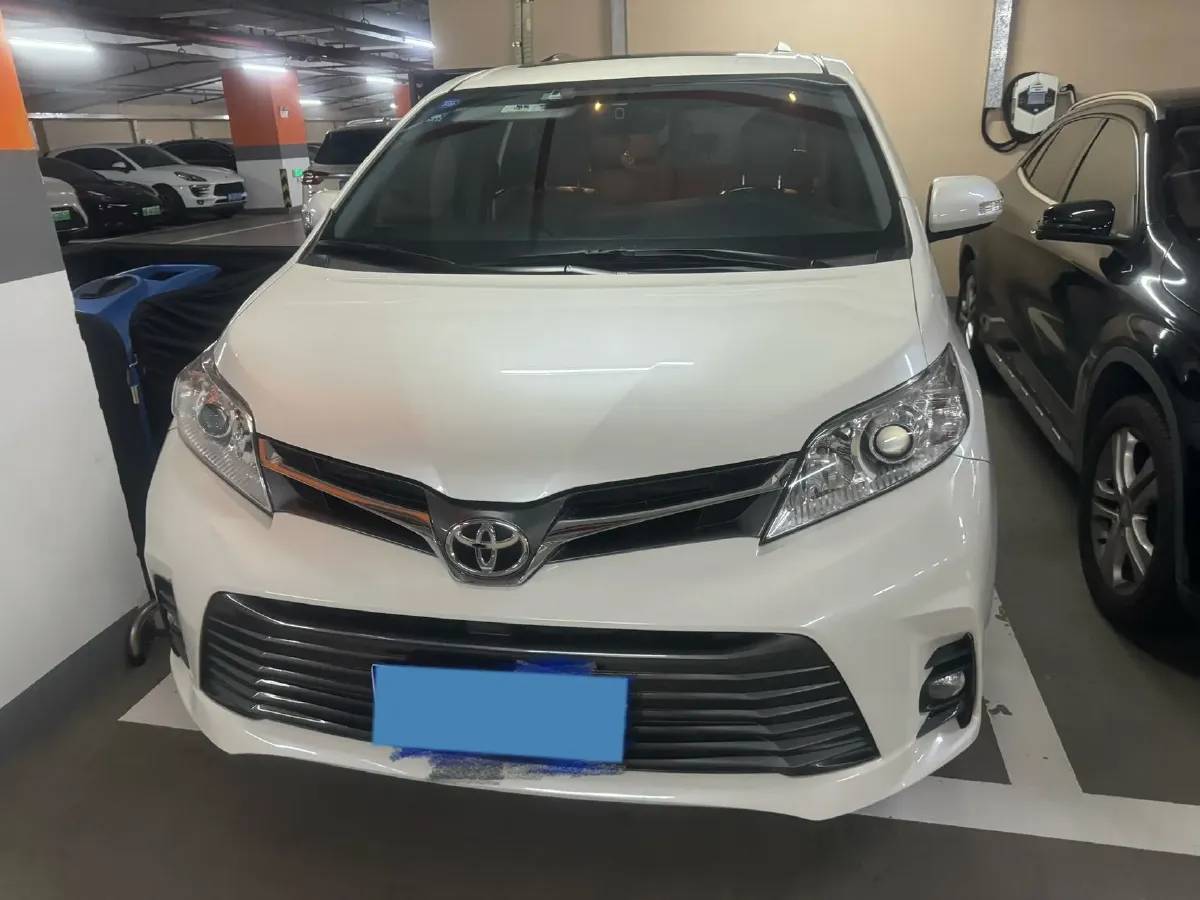 2018 Toyota Highlander 2.0T 220HP L4 6AT,autocango,china used car exporter,china ev exporter,chinese used car exporter,chinese used ev exporter