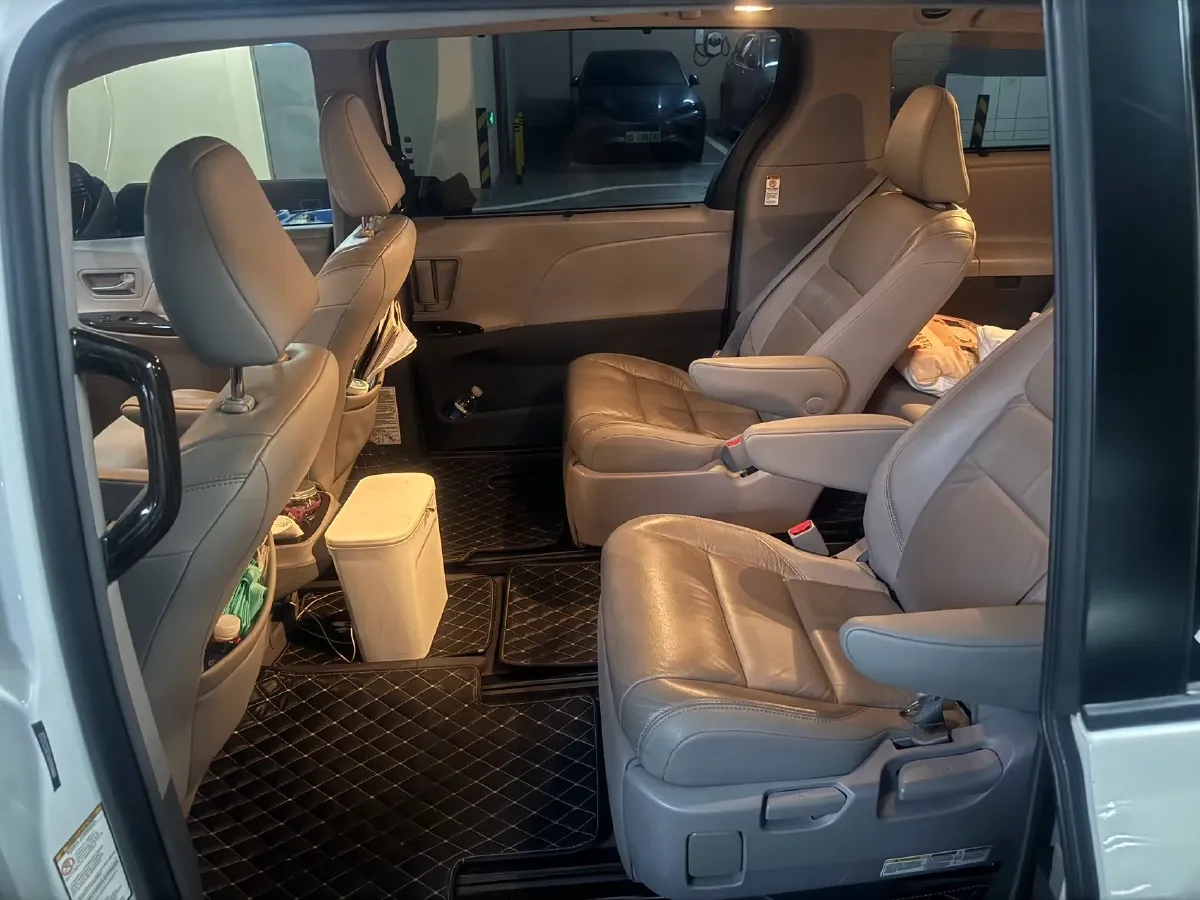 2018 Toyota Highlander 2.0T 220HP L4 6AT,autocango,china used car exporter,china ev exporter,chinese used car exporter,chinese used ev exporter