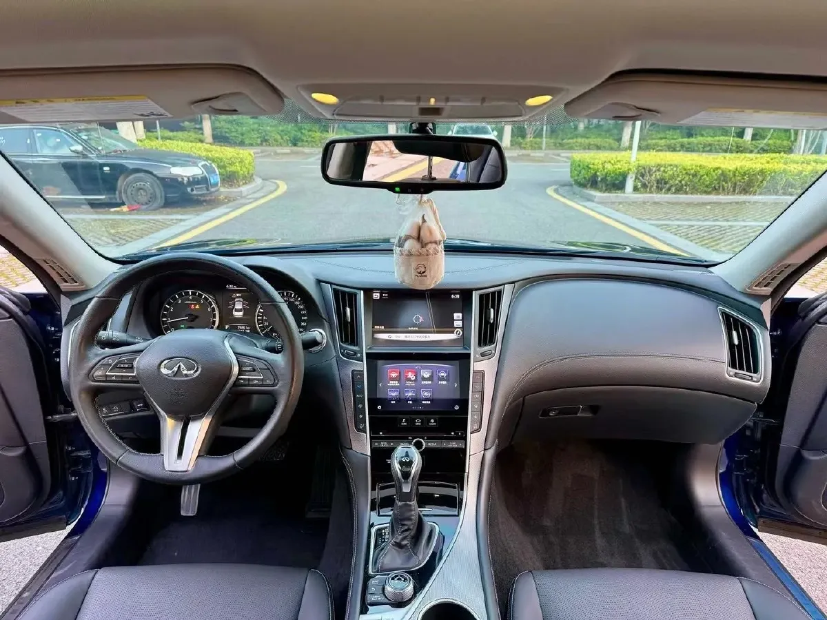 2018 Jeep Grand Commander 2.0T 265HP L4 9AT,autocango,china used car exporter,china ev exporter,chinese used car exporter,chinese used ev exporter