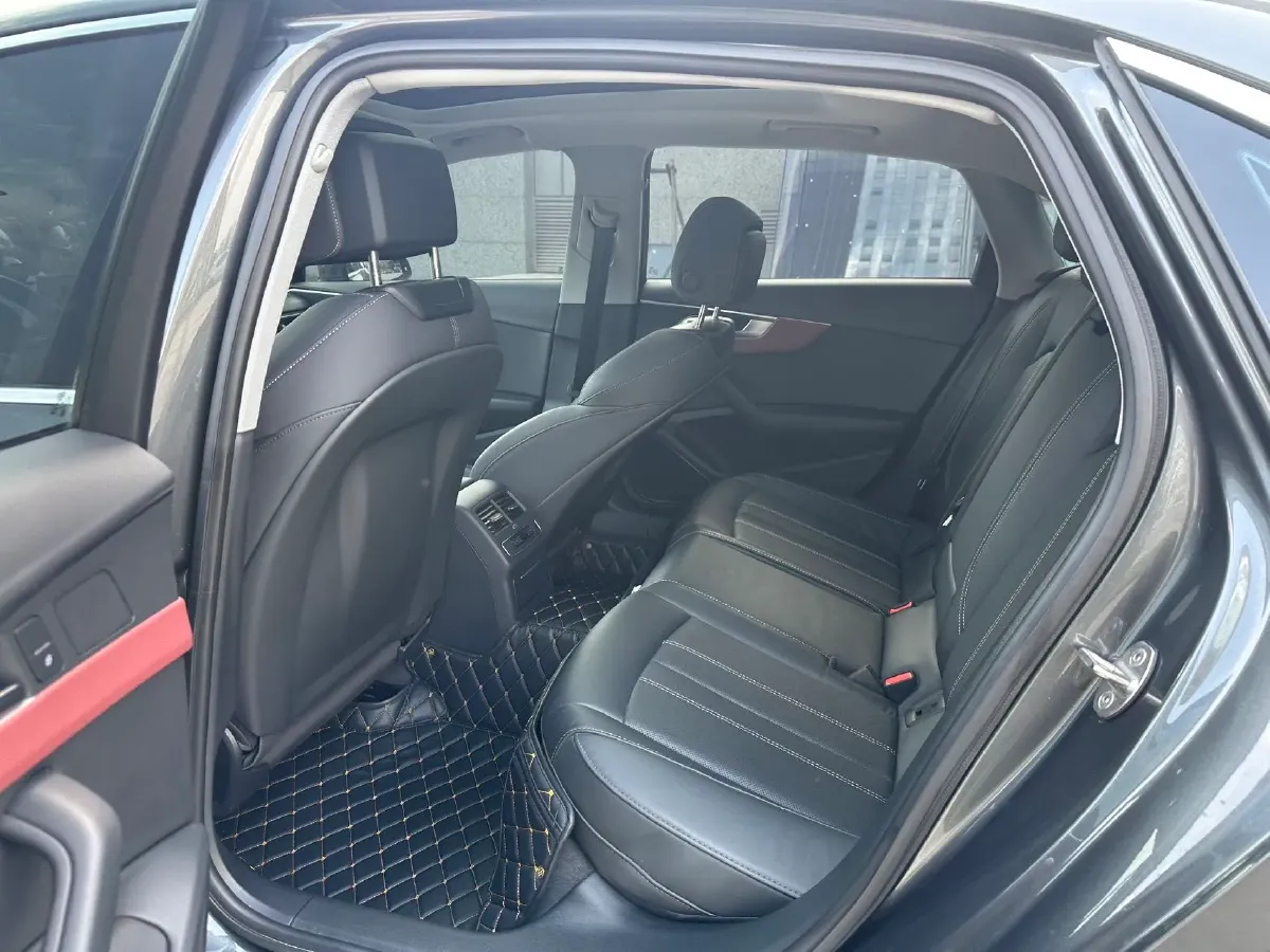 2022 Audi A4L 2.0T 190HP L4 7DCT,autocango,china used car exporter,china ev exporter,chinese used car exporter,chinese used ev exporter