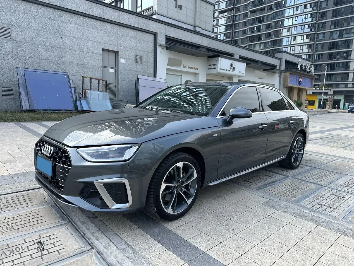2022 Audi A4L 2.0T 190HP L4 7DCT,autocango,china used car exporter,china ev exporter,chinese used car exporter,chinese used ev exporter