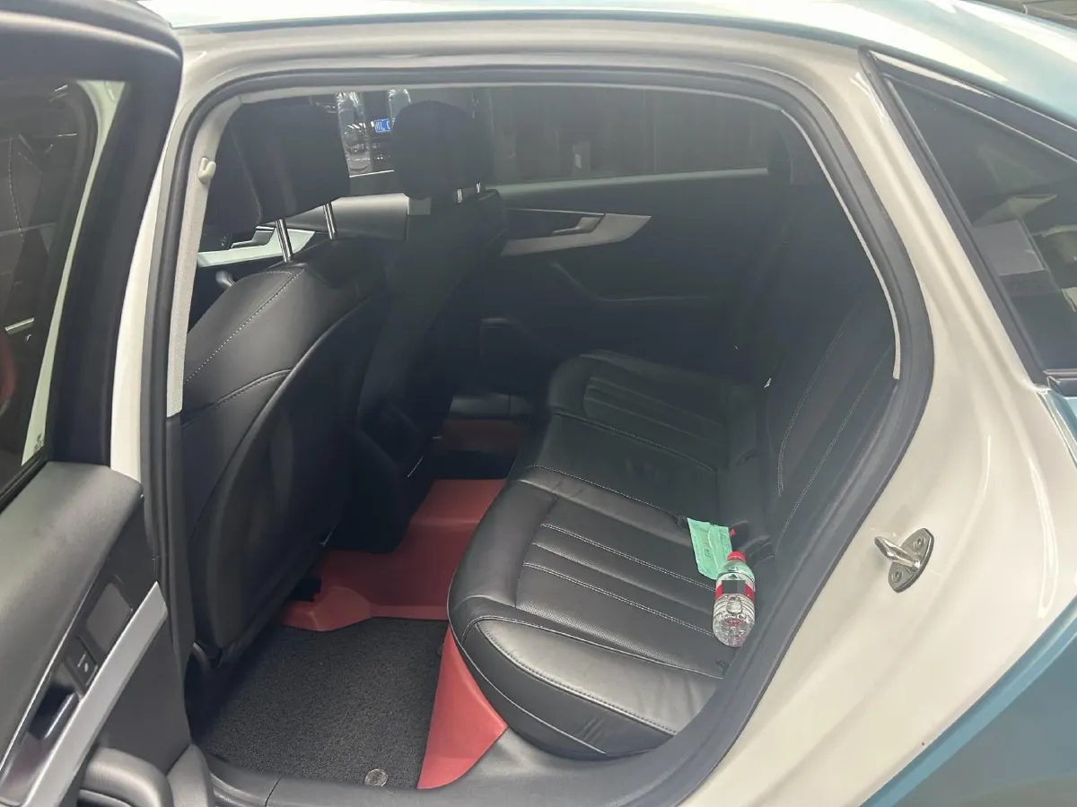 2020 Audi A4L 2.0T 190HP L4 7DCT,autocango,china used car exporter,china ev exporter,chinese used car exporter,chinese used ev exporter