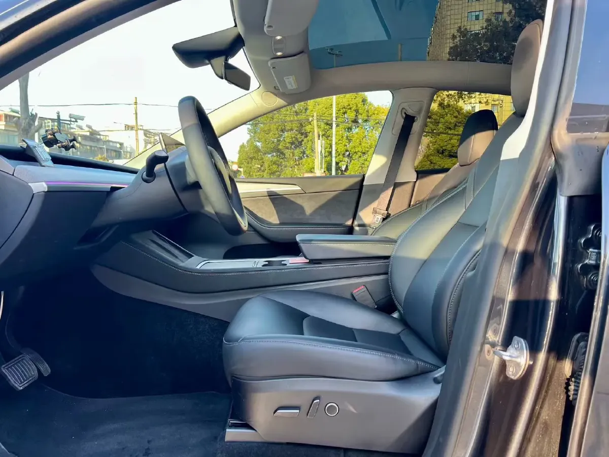 2024 Iveco OuSheng BEV 77.28KWH,autocango,china used car exporter,china ev exporter,chinese used car exporter,chinese used ev exporter