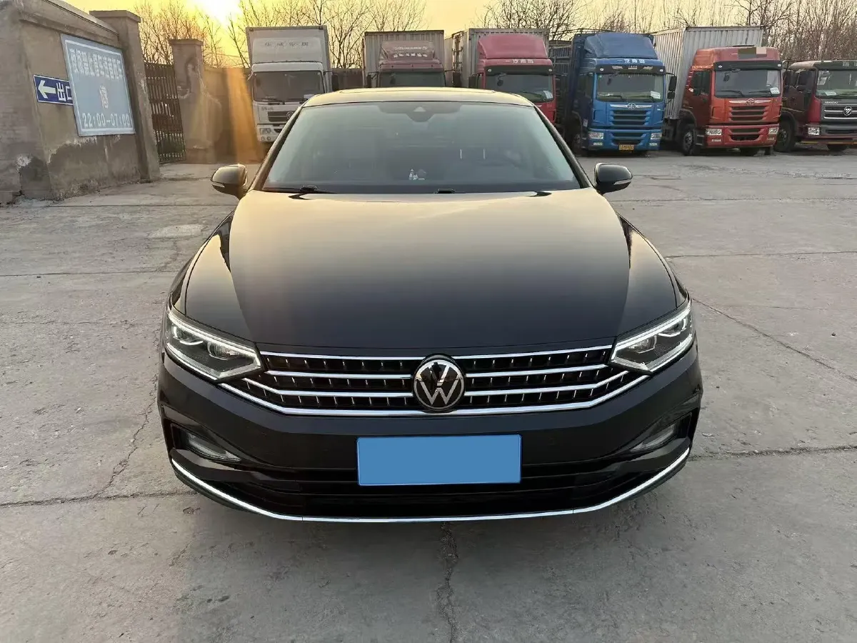 2023 Volkswagen Magotan 2.0T 186HP L4 7DCT,autocango,china used car exporter,china ev exporter,chinese used car exporter,chinese used ev exporter