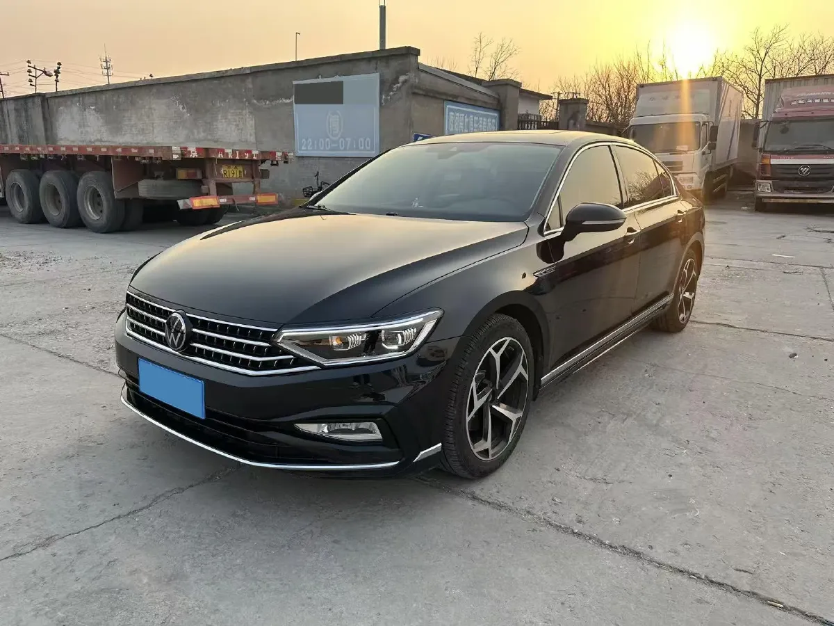 2023 Volkswagen Magotan 2.0T 186HP L4 7DCT,autocango,china used car exporter,china ev exporter,chinese used car exporter,chinese used ev exporter