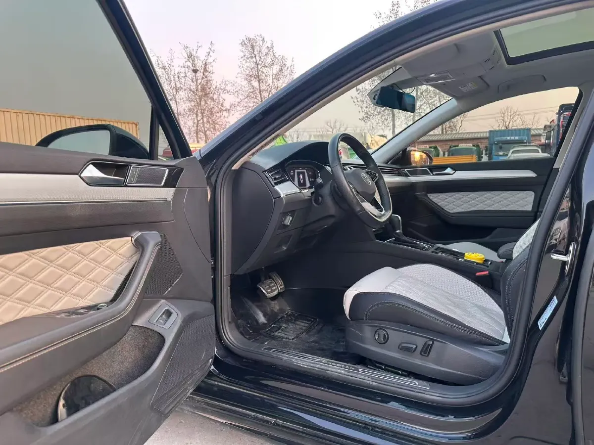 2023 Volkswagen Magotan 2.0T 186HP L4 7DCT,autocango,china used car exporter,china ev exporter,chinese used car exporter,chinese used ev exporter