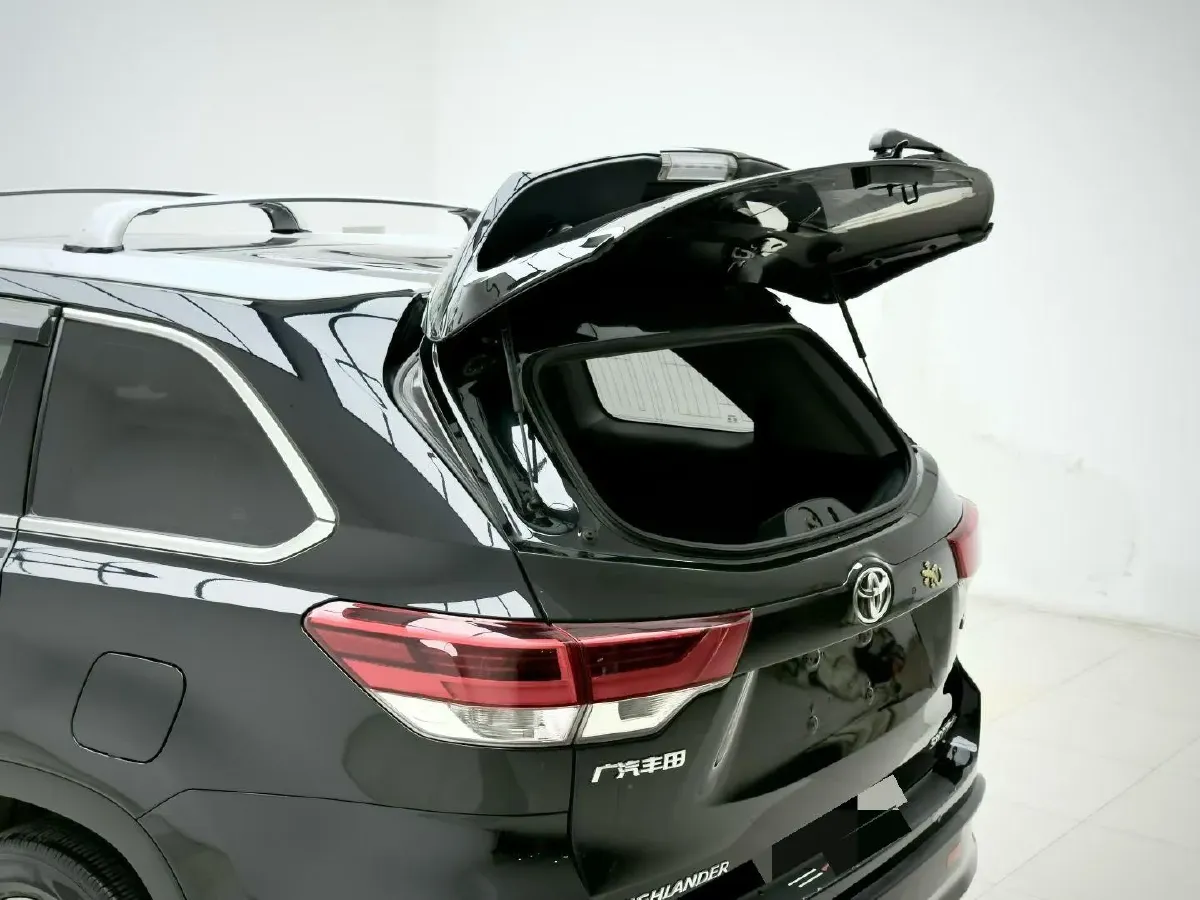 2021 Toyota Highlander 2.0T 220HP L4 6AT,autocango,china used car exporter,china ev exporter,chinese used car exporter,chinese used ev exporter