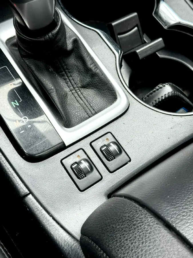 2021 Toyota Highlander 2.0T 220HP L4 6AT,autocango,china used car exporter,china ev exporter,chinese used car exporter,chinese used ev exporter