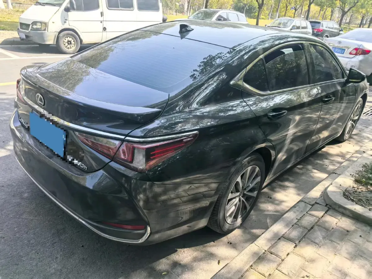 2022 Lexus ES 2.5L 178HP L4 E-CVT Hybrid,autocango,china used car exporter,china ev exporter,chinese used car exporter,chinese used ev exporter