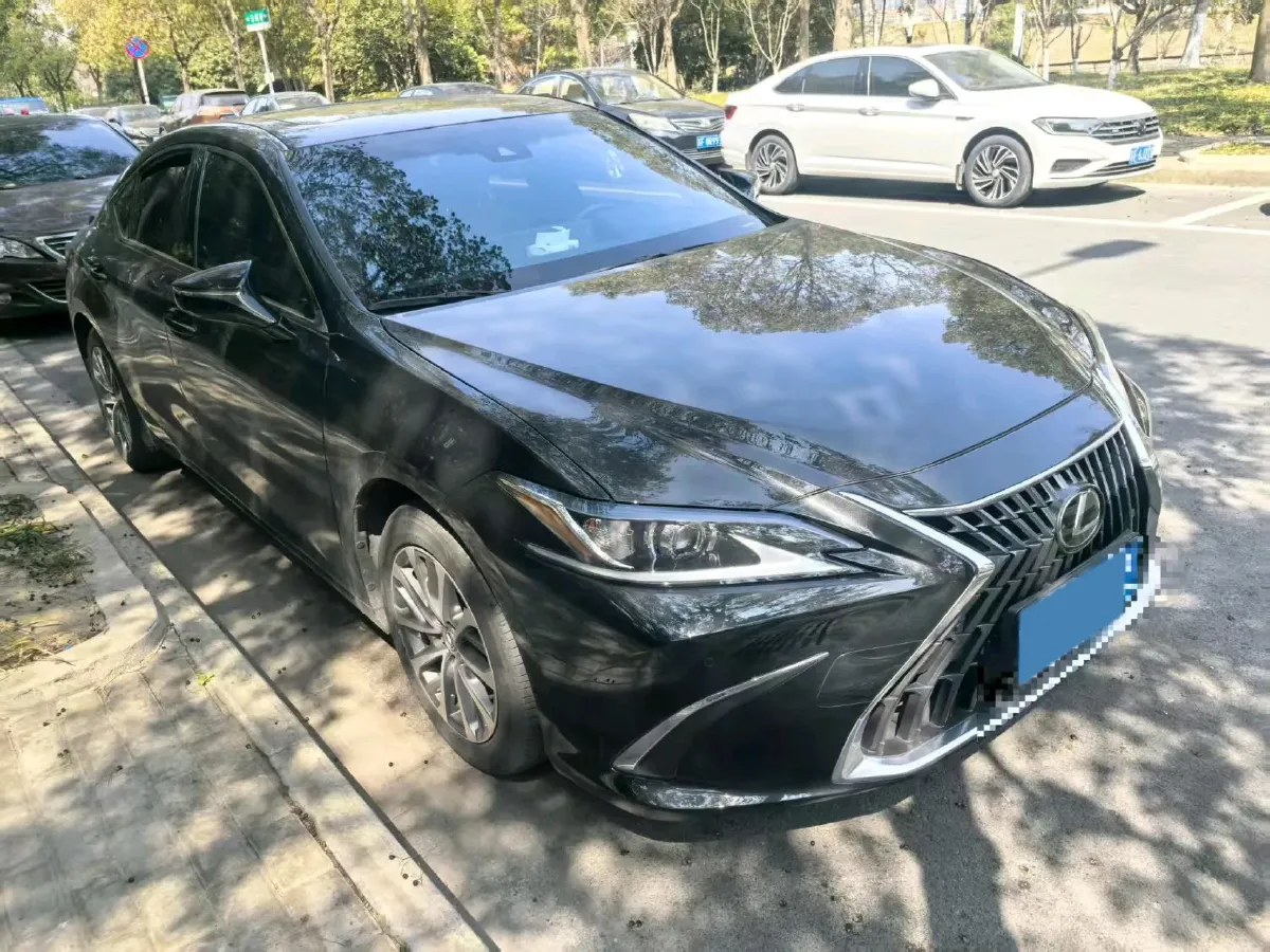2022 Lexus ES 2.5L 178HP L4 E-CVT Hybrid,autocango,china used car exporter,china ev exporter,chinese used car exporter,chinese used ev exporter