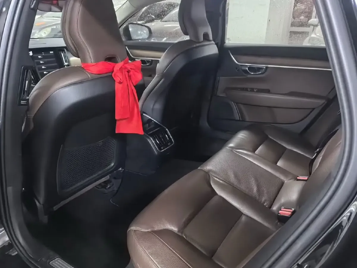 2019 Mercedes-Benz E Class 1.5T 184HP L4 9AT,autocango,china used car exporter,china ev exporter,chinese used car exporter,chinese used ev exporter