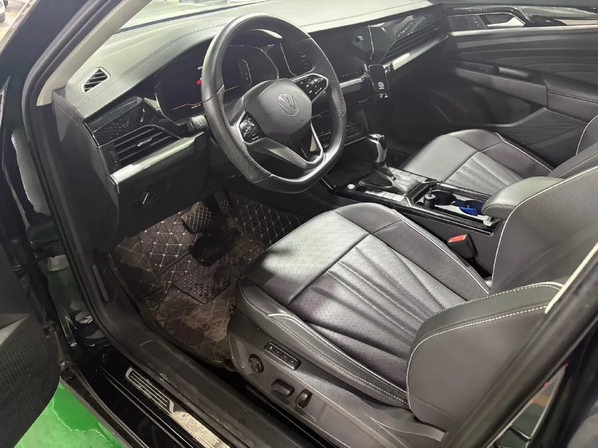 2024 Volkswagen Passat 2.0T 220HP L4 7DCT,autocango,china used car exporter,china ev exporter,chinese used car exporter,chinese used ev exporter