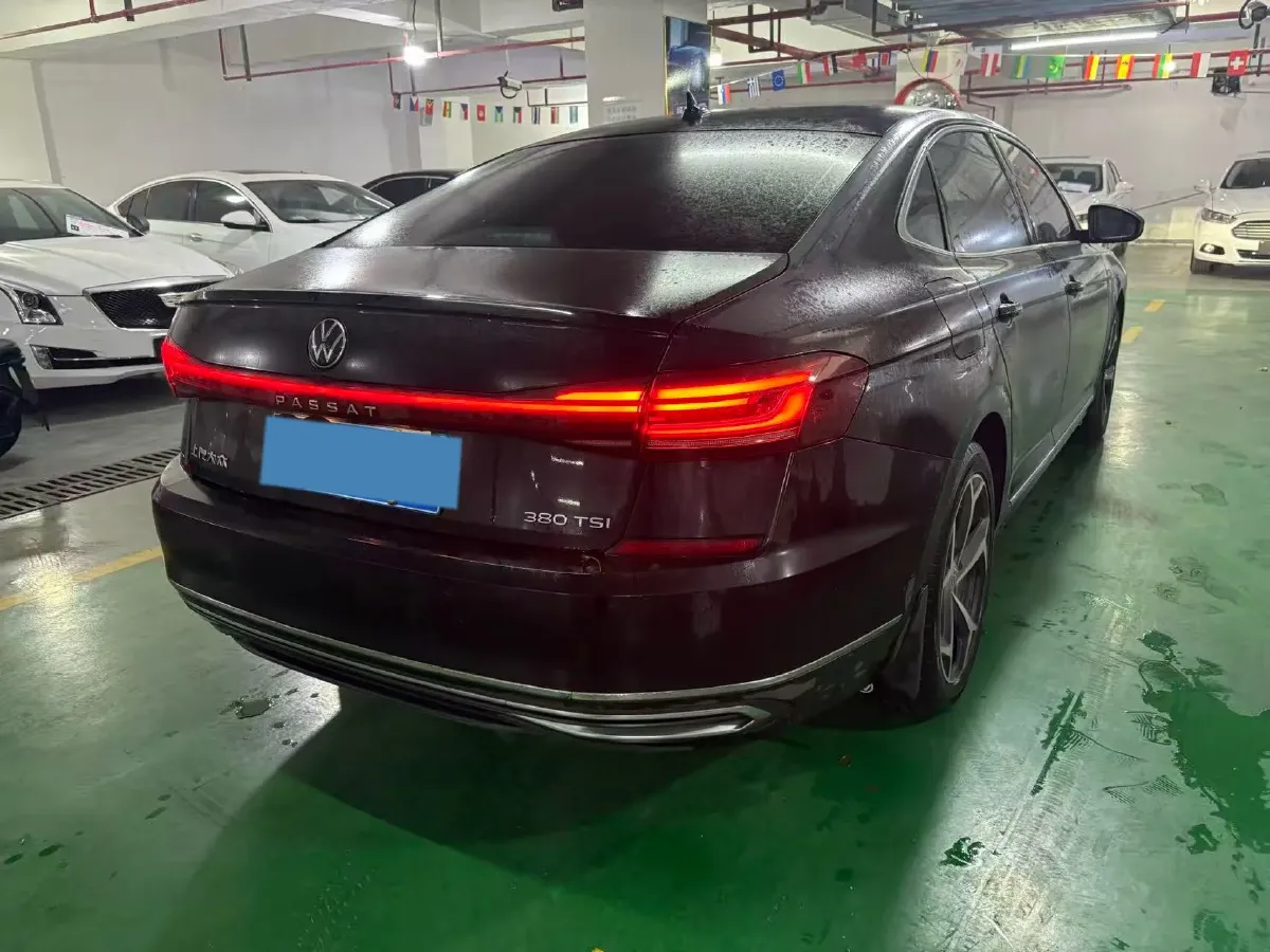 2024 Volkswagen Passat 2.0T 220HP L4 7DCT,autocango,china used car exporter,china ev exporter,chinese used car exporter,chinese used ev exporter