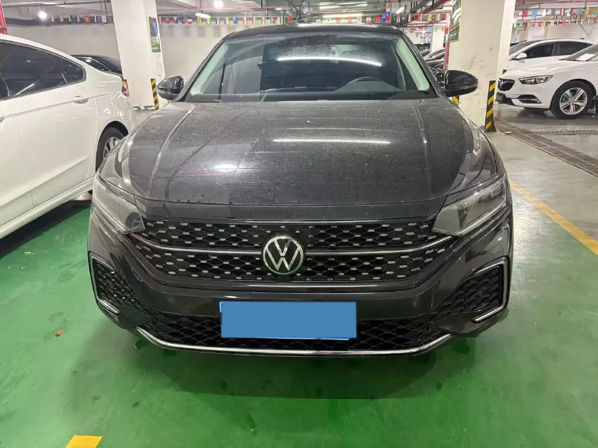 2024 Volkswagen Passat 2.0T 220HP L4 7DCT,autocango,china used car exporter,china ev exporter,chinese used car exporter,chinese used ev exporter