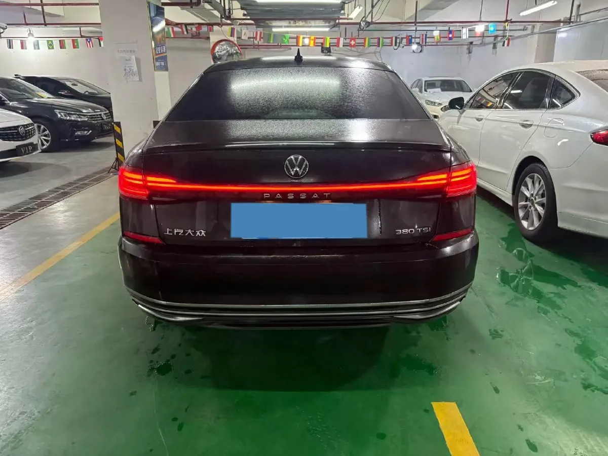 2024 Volkswagen Passat 2.0T 220HP L4 7DCT,autocango,china used car exporter,china ev exporter,chinese used car exporter,chinese used ev exporter