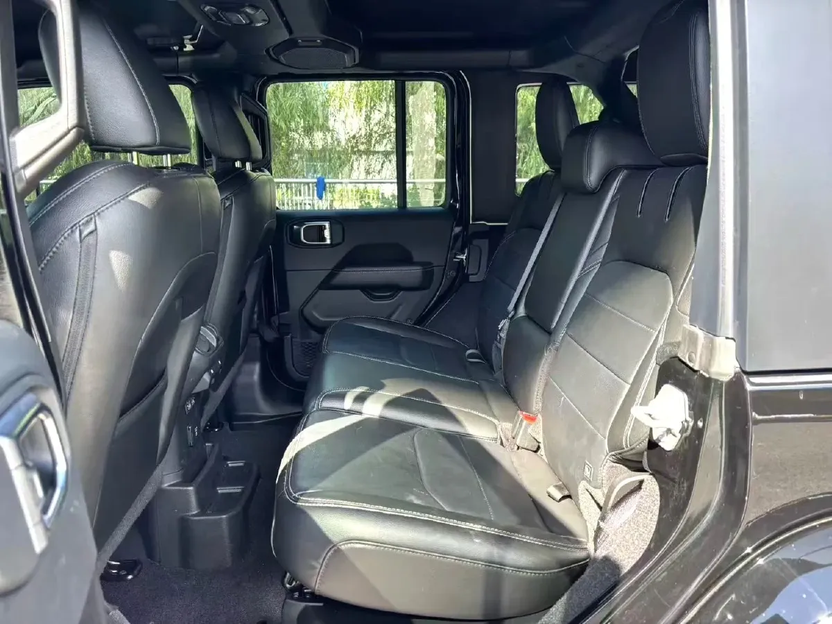 2021 Jeep Wrangler 2.0T 266HP L4 8AT PHEV 17KWH,autocango,china used car exporter,china ev exporter,chinese used car exporter,chinese used ev exporter