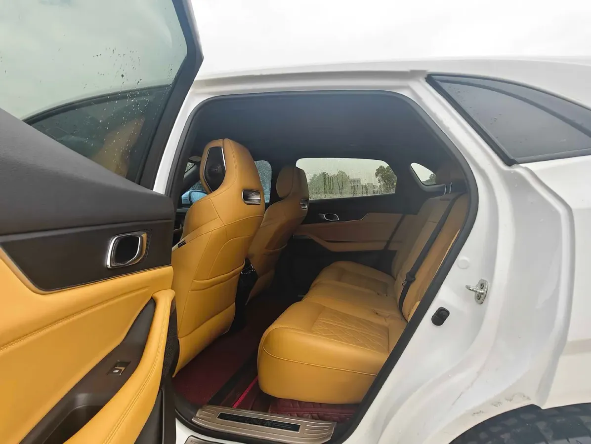 2021 ChangAn UNI-K 2.0T 233HP L4 8AT,autocango,china used car exporter,china ev exporter,chinese used car exporter,chinese used ev exporter