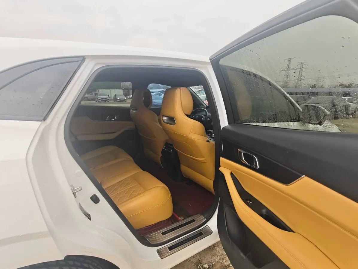 2021 ChangAn UNI-K 2.0T 233HP L4 8AT,autocango,china used car exporter,china ev exporter,chinese used car exporter,chinese used ev exporter