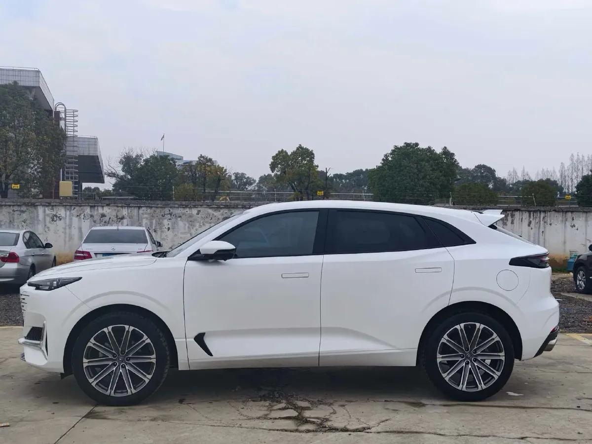 2021 ChangAn UNI-K 2.0T 233HP L4 8AT,autocango,china used car exporter,china ev exporter,chinese used car exporter,chinese used ev exporter