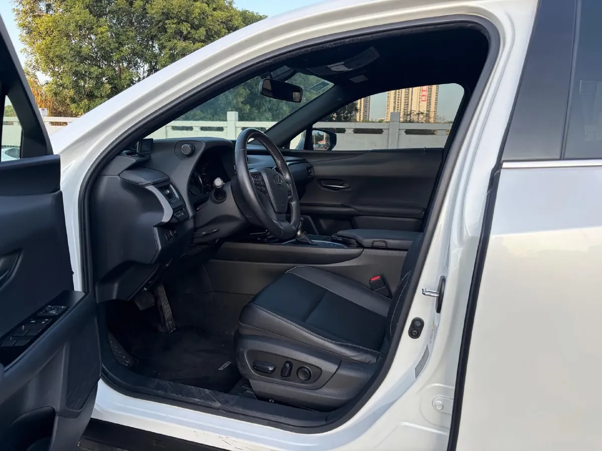 2019 Lexus UX 2.0L 146HP L4 E-CVT Hybrid,autocango,china used car exporter,china ev exporter,chinese used car exporter,chinese used ev exporter