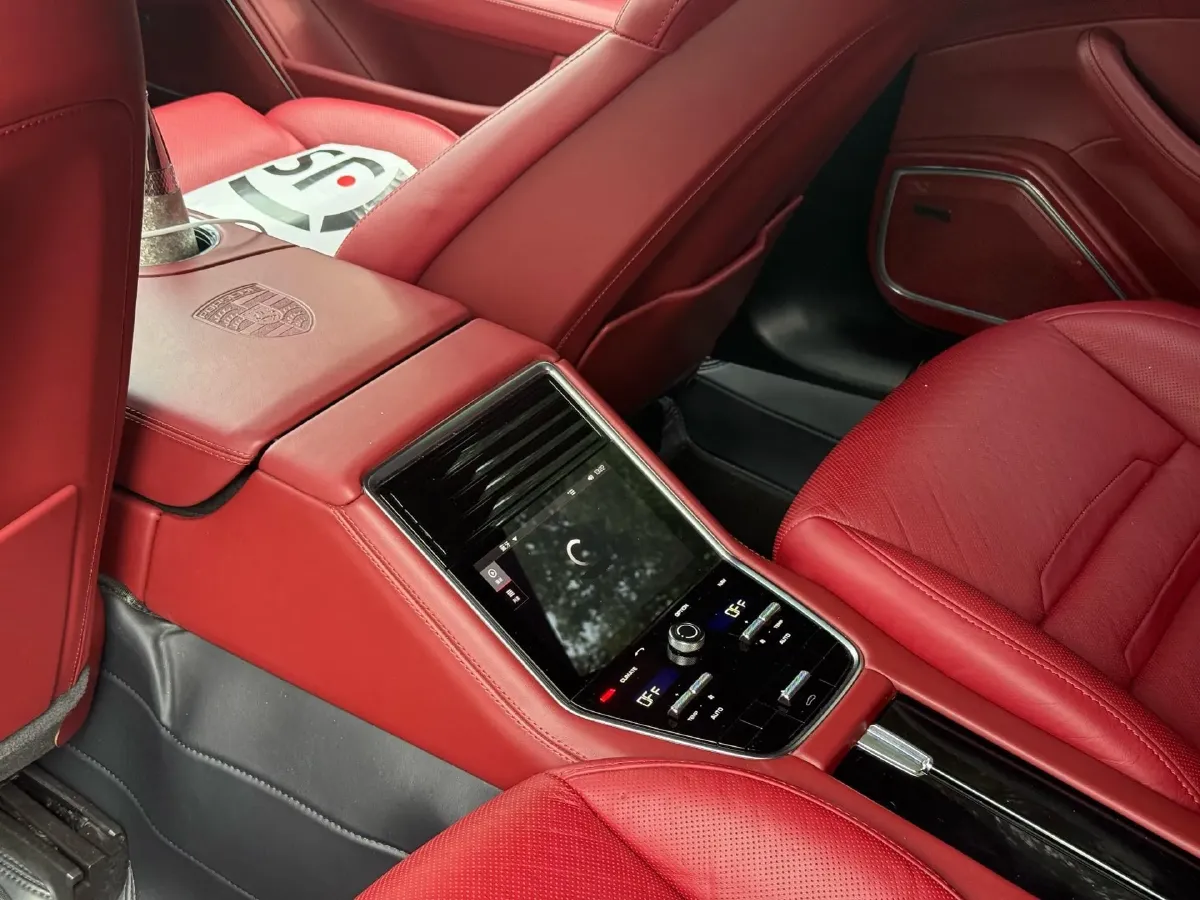 2017 BMW X6 3.0T 306HP L6 8AT,autocango,china used car exporter,china ev exporter,chinese used car exporter,chinese used ev exporter