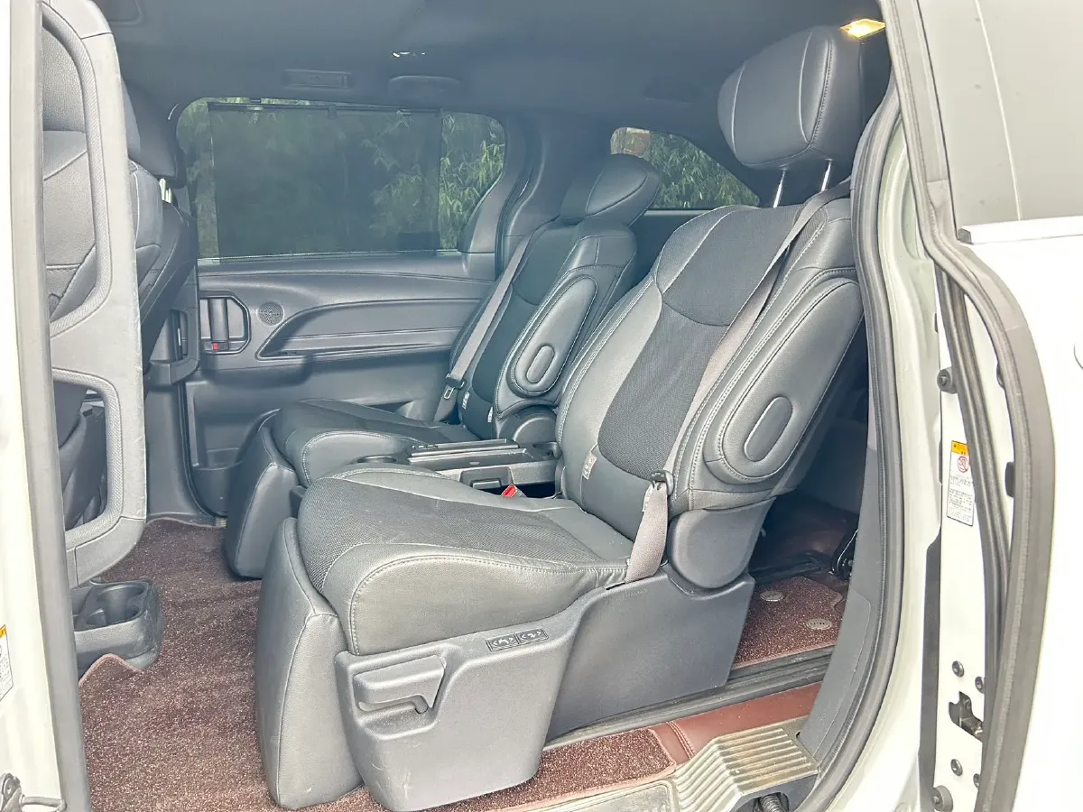 2021 Toyota Sienna 2.5L 192HP L4 E-CVT Hybrid,autocango,china used car exporter,china ev exporter,chinese used car exporter,chinese used ev exporter