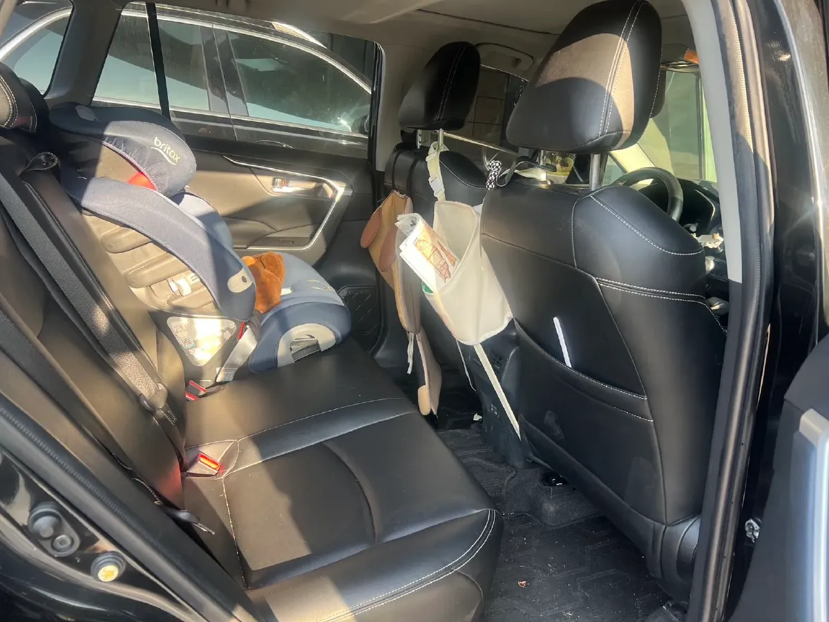 2021 Toyota RAV4 2.0L 171HP L4 CVT,autocango,china used car exporter,china ev exporter,chinese used car exporter,chinese used ev exporter