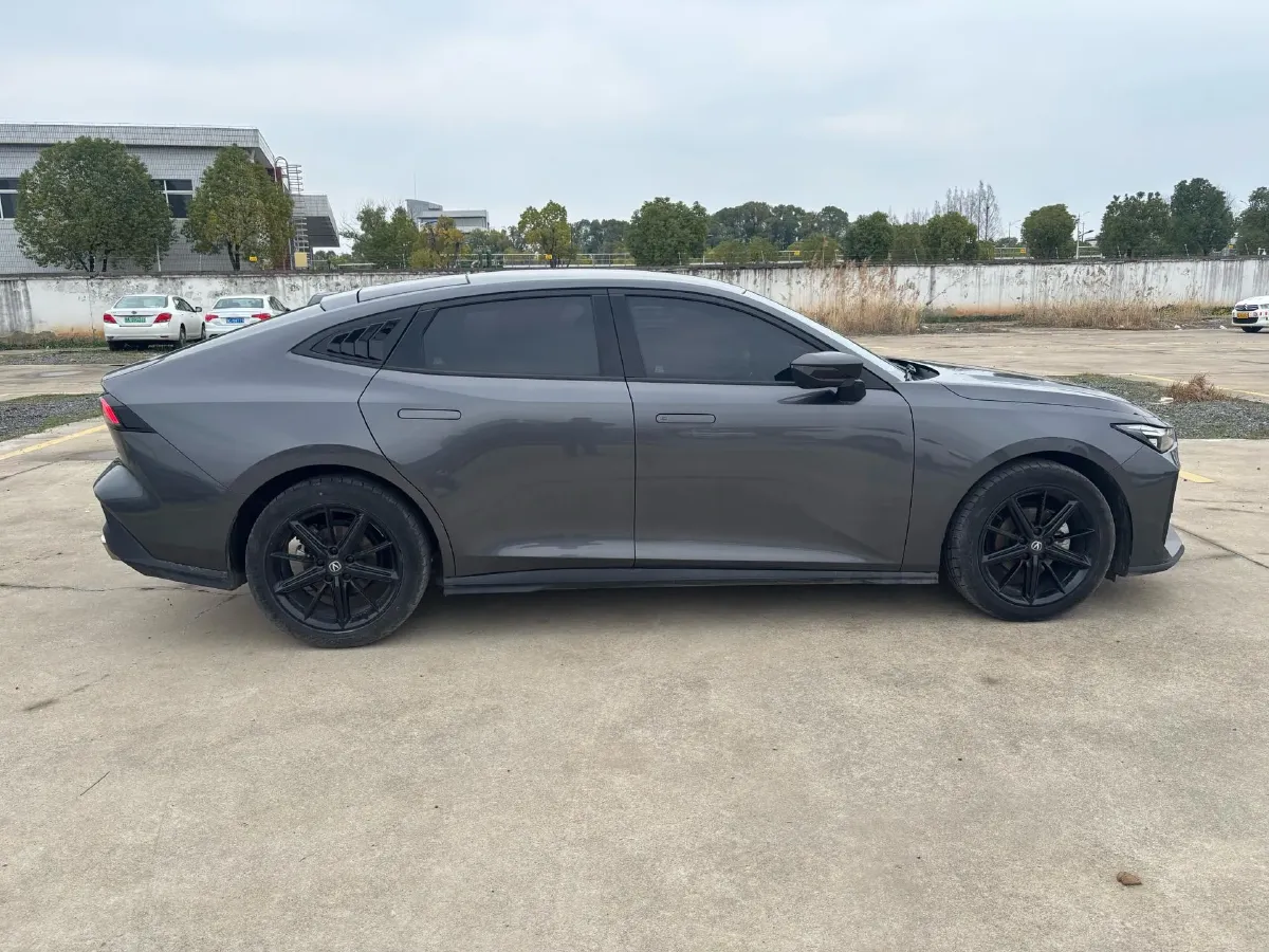 2022 ChangAn UNI-V 1.5T 188HP L4 7DCT,autocango,china used car exporter,china ev exporter,chinese used car exporter,chinese used ev exporter