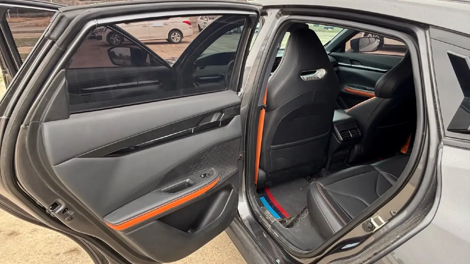 2022 ChangAn UNI-V 1.5T 188HP L4 7DCT,autocango,china used car exporter,china ev exporter,chinese used car exporter,chinese used ev exporter