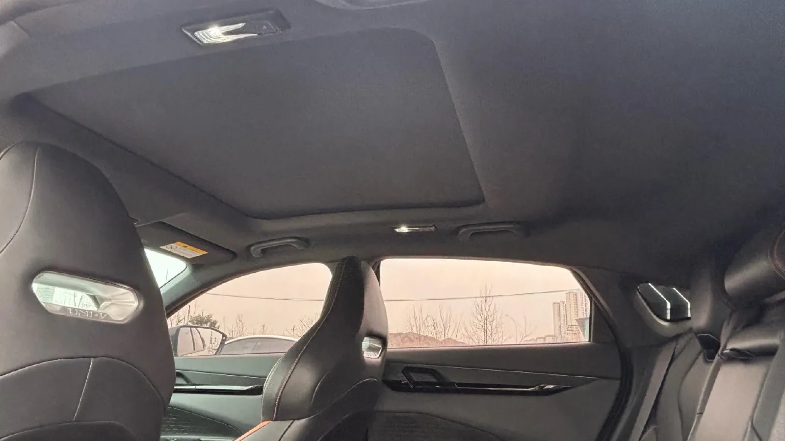 2022 ChangAn UNI-V 1.5T 188HP L4 7DCT,autocango,china used car exporter,china ev exporter,chinese used car exporter,chinese used ev exporter