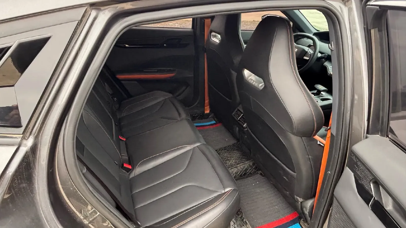 2022 ChangAn UNI-V 1.5T 188HP L4 7DCT,autocango,china used car exporter,china ev exporter,chinese used car exporter,chinese used ev exporter