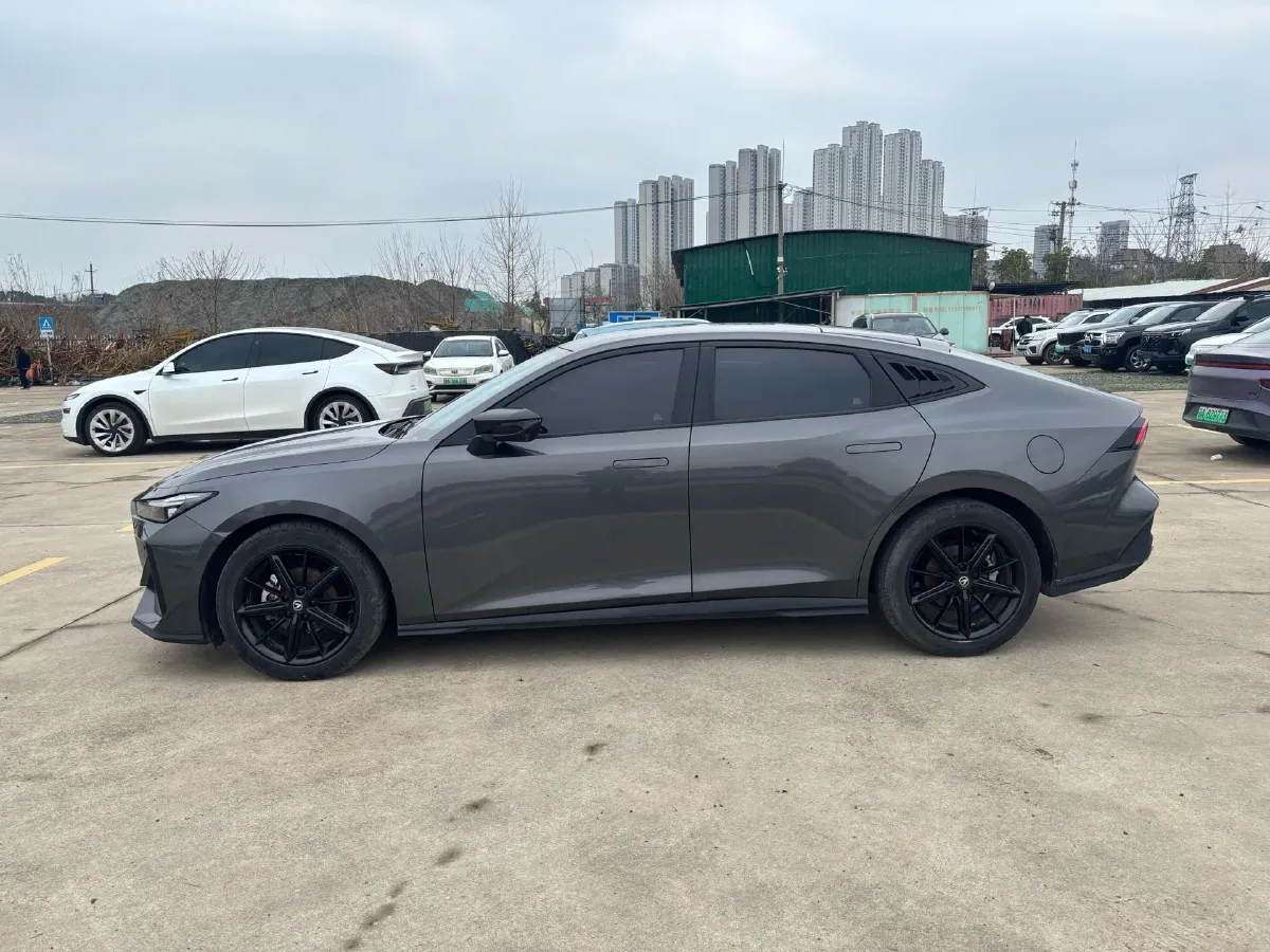 2022 ChangAn UNI-V 1.5T 188HP L4 7DCT,autocango,china used car exporter,china ev exporter,chinese used car exporter,chinese used ev exporter