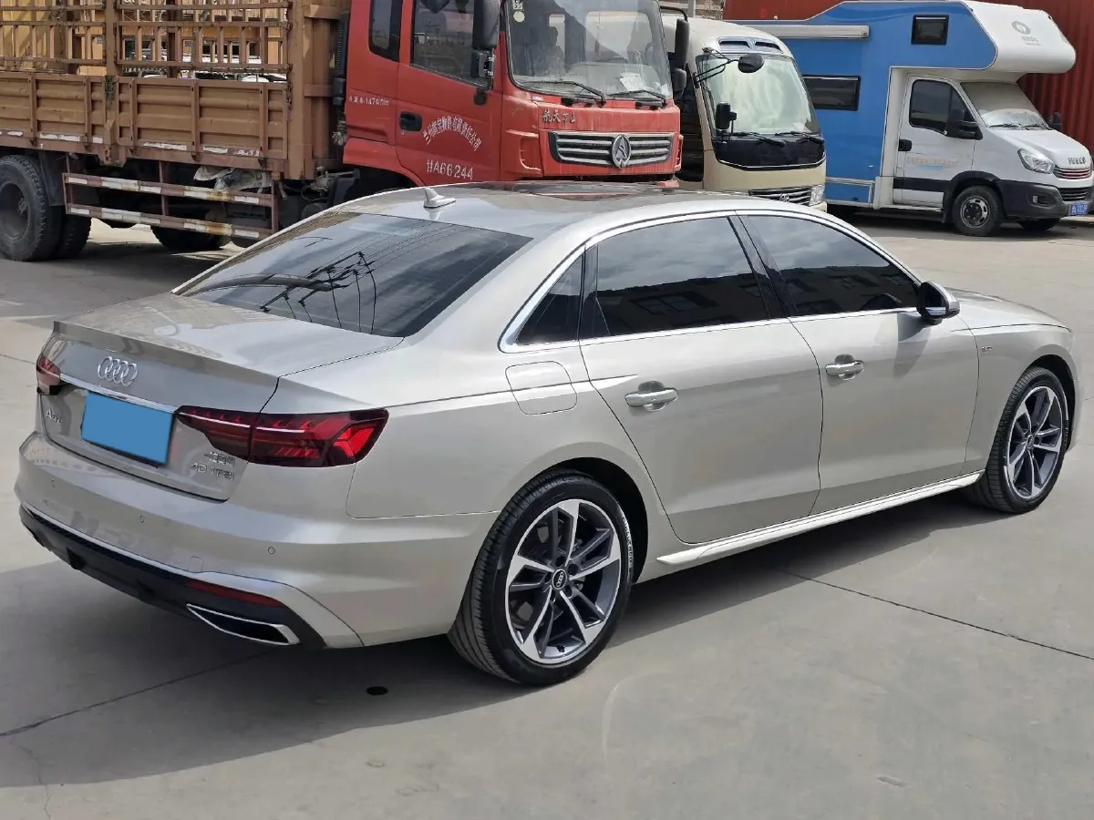 2023 Audi A4L 2.0T 190HP L4 7DCT,autocango,china used car exporter,china ev exporter,chinese used car exporter,chinese used ev exporter