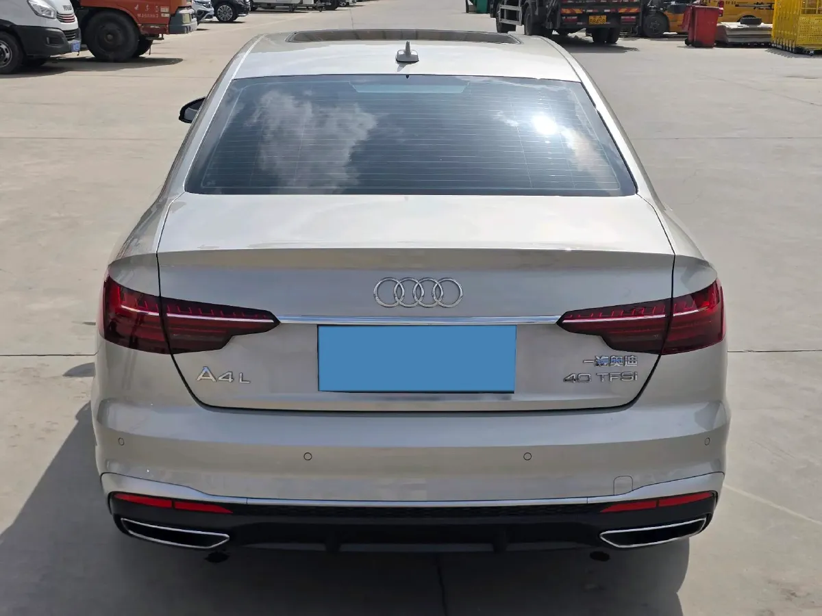 2023 Audi A4L 2.0T 190HP L4 7DCT,autocango,china used car exporter,china ev exporter,chinese used car exporter,chinese used ev exporter