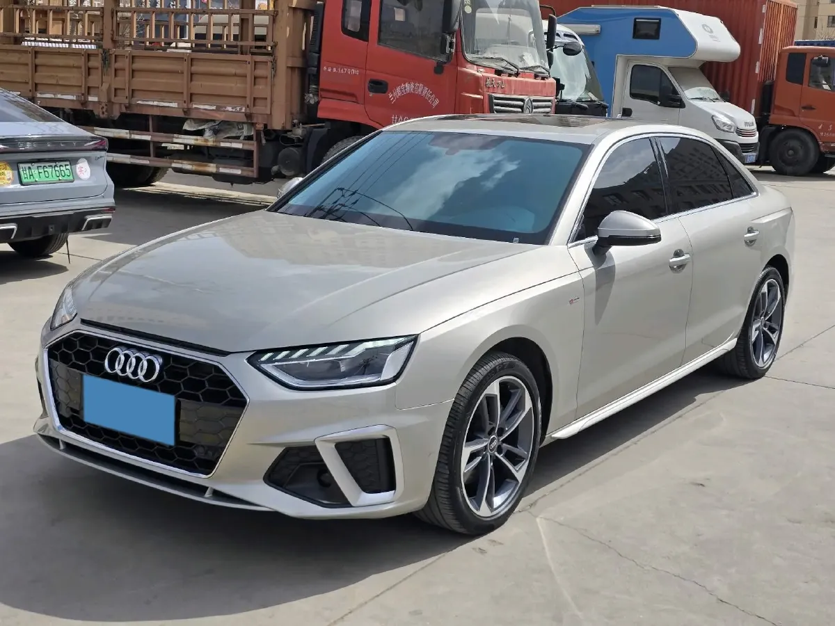 2023 Audi A4L 2.0T 190HP L4 7DCT,autocango,china used car exporter,china ev exporter,chinese used car exporter,chinese used ev exporter